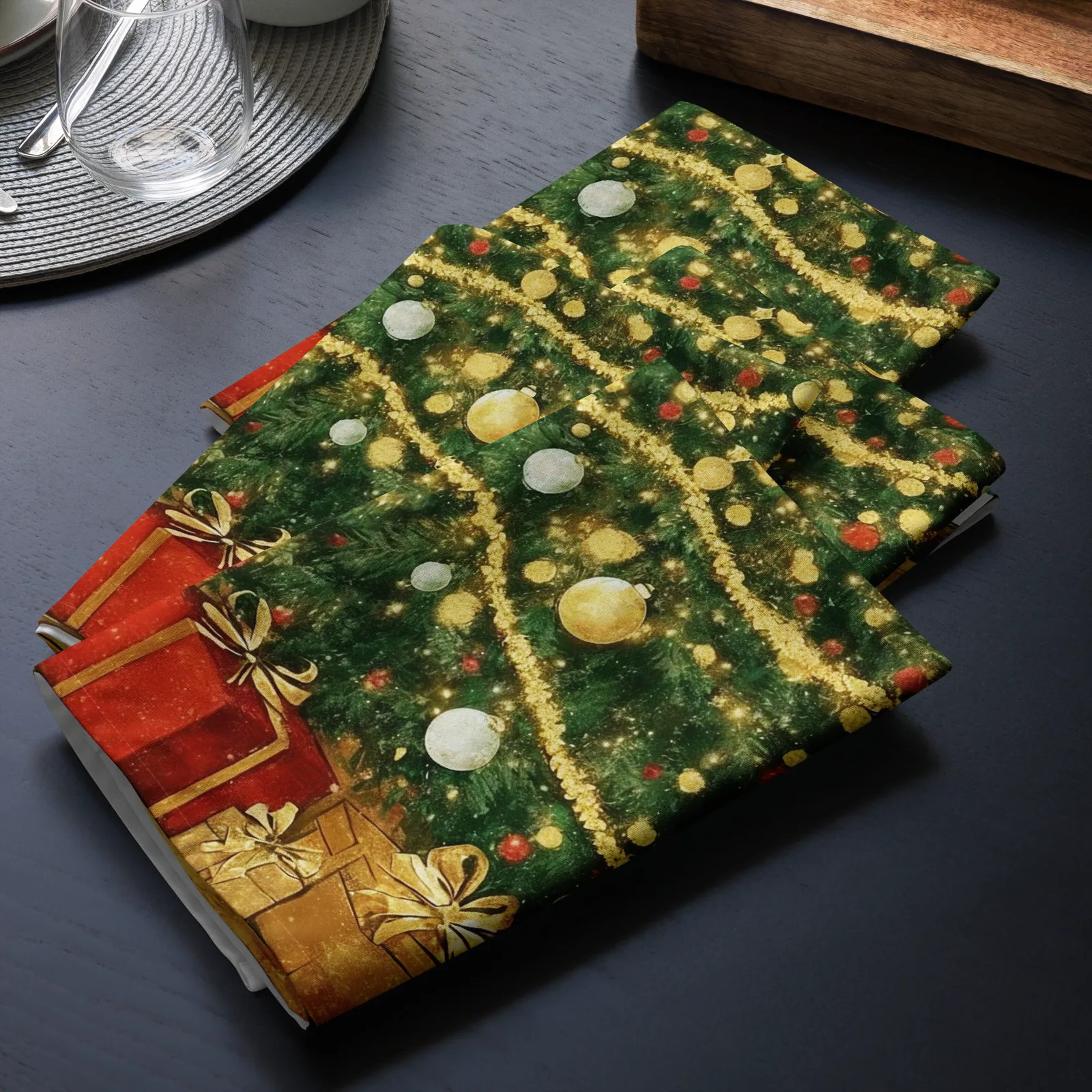 Christmas Tree Cloth Napkin Set of 4: Festive Holiday Dinner & Party Table Decor, photo 6