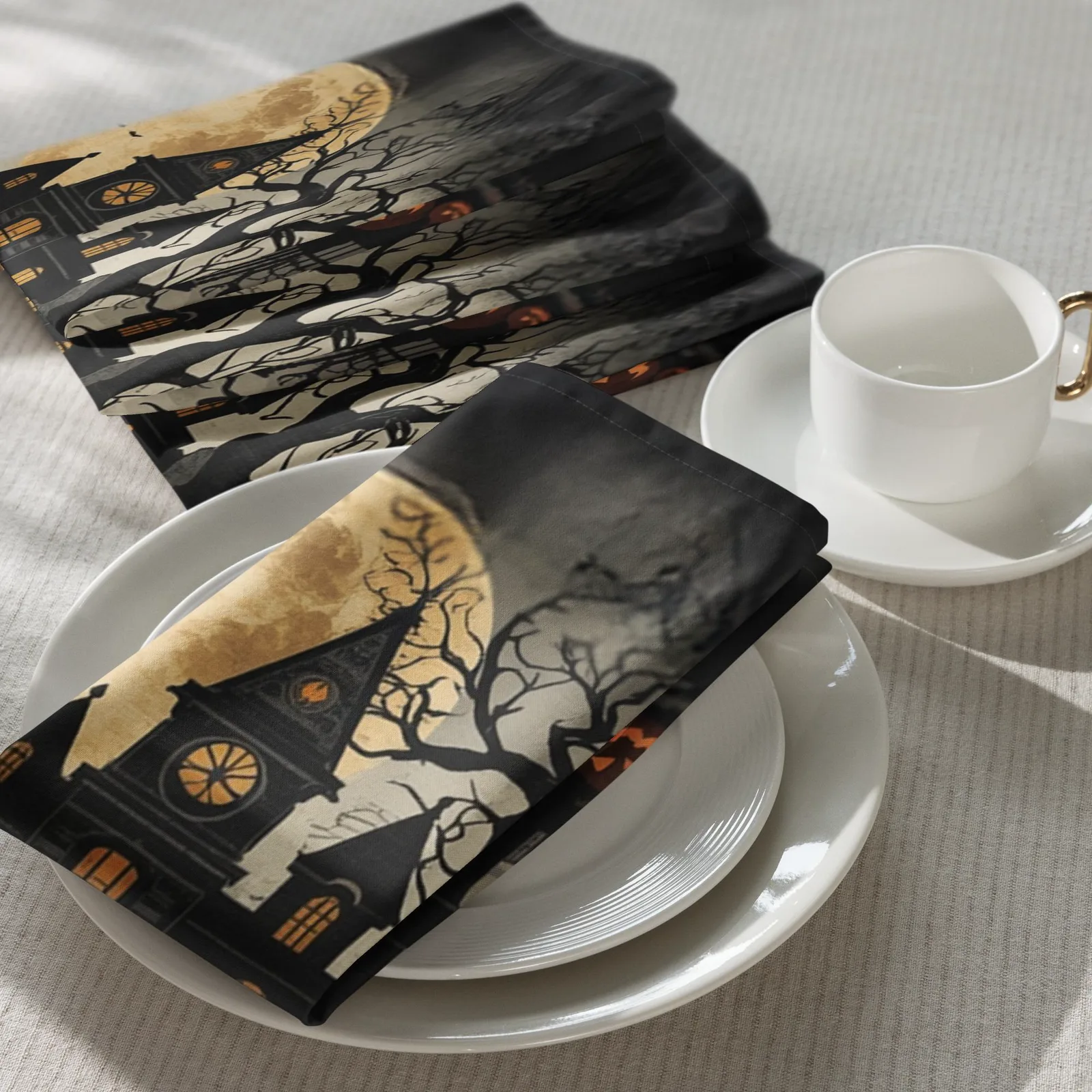 Haunted House Halloween Cloth Napkin Set of 4: Spooky Table Decor, photo 9