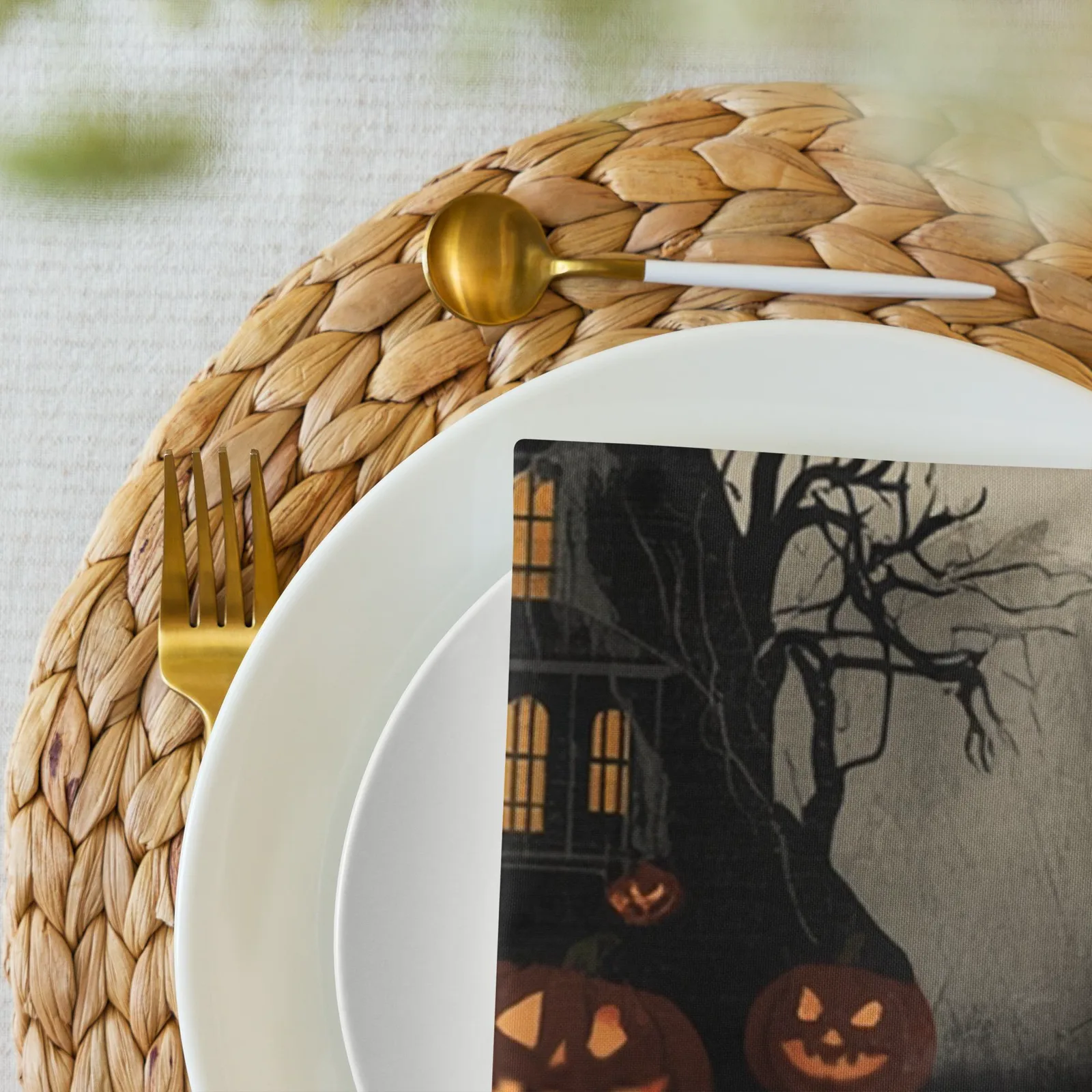 Haunted House Halloween Cloth Napkin Set of 4: Spooky Table Decor, photo 6
