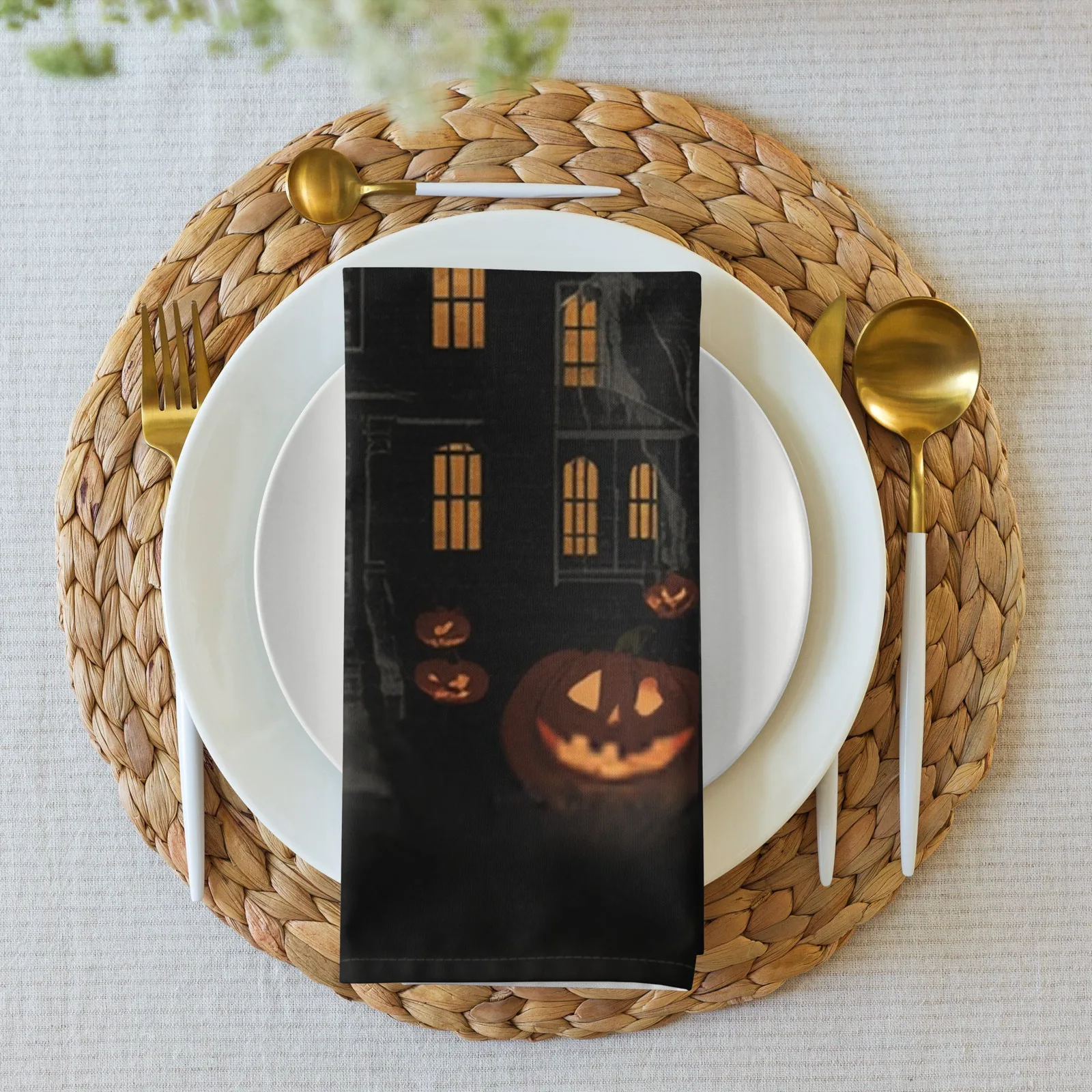 Haunted House Halloween Cloth Napkin Set of 4: Spooky Table Decor, photo 7