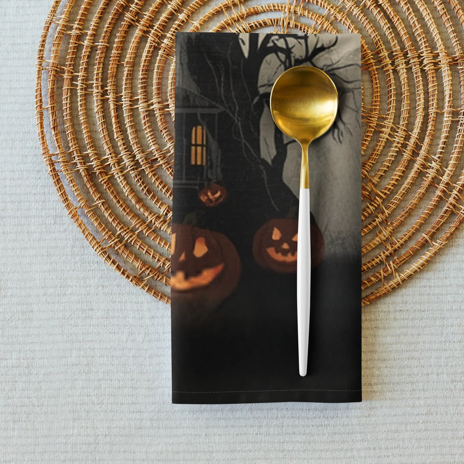 Haunted House Halloween Cloth Napkin Set of 4: Spooky Table Decor, photo 8